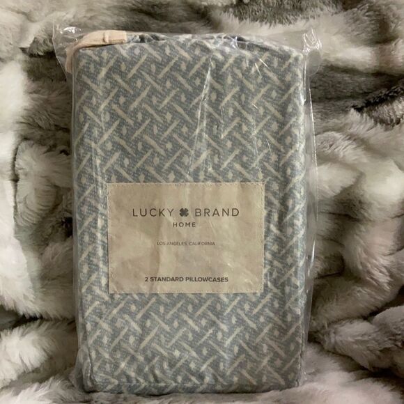 2 X $40 Lucky Brand Baja Stripe Cotton 230-Thread Count. 2 Pillowcases - Picture 3 of 5
